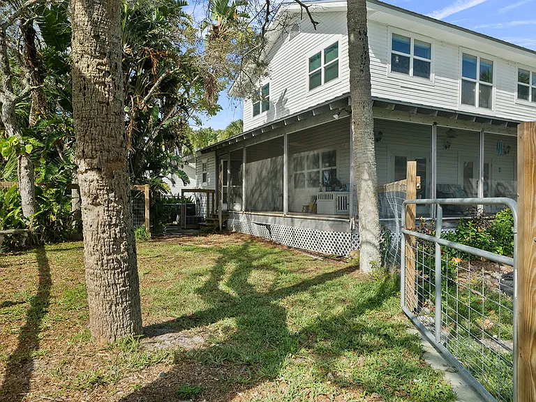 6789 S Indian River Dr — Photo 40