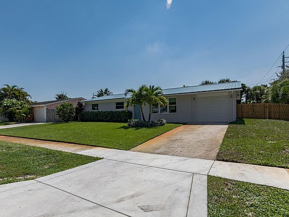 2nd image of 47 Ridgewood Cir