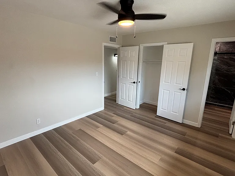 902 E 8th Ave — Photo 11