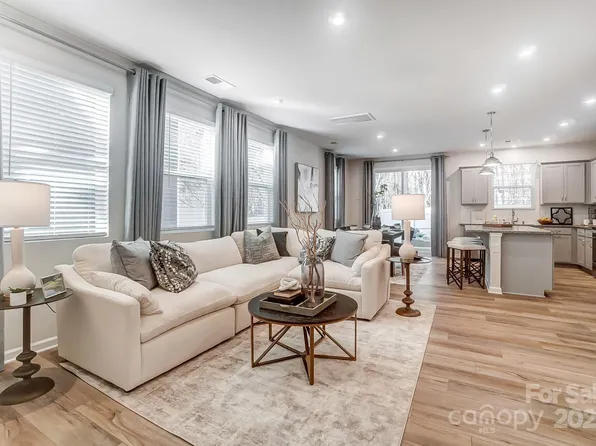 311 Laura Elizabeth Ln, Clover, SC 29710