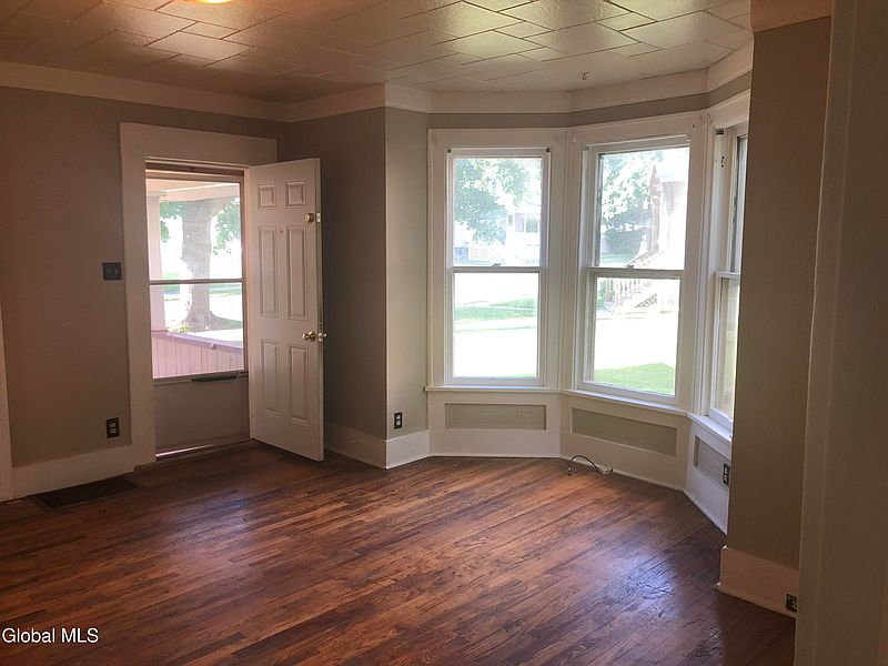 3rd image of 30 2nd Avenue