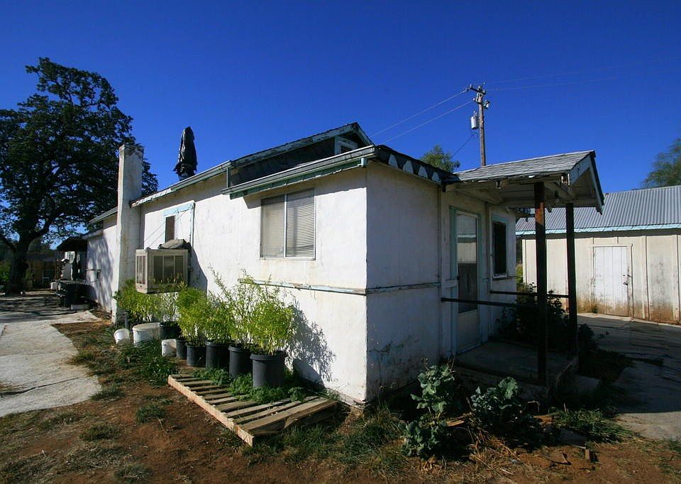 15559 Cloverdale Rd.