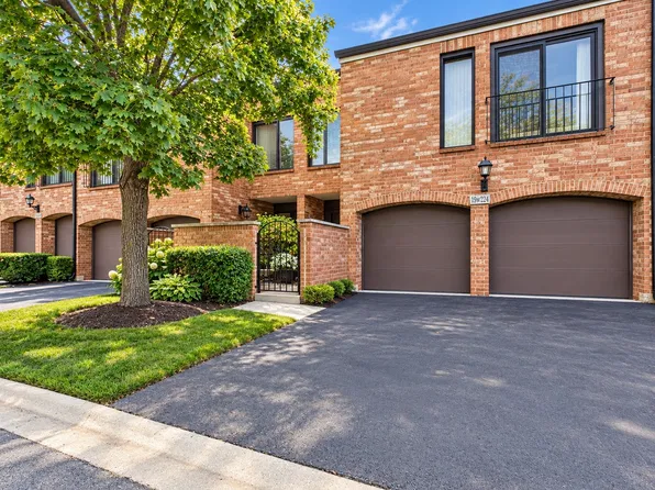19W224 Old Tavern Rd, Oak Brook, IL 60523