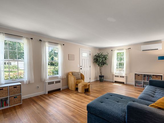 5th image of 51 Laurelwood Rd