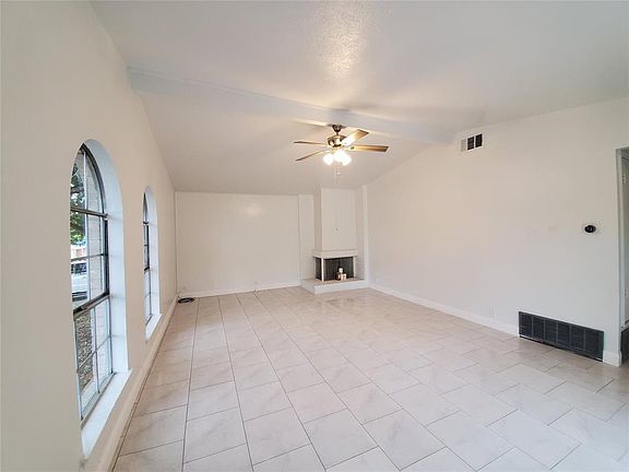 4th image of 746 Salsbury Cir