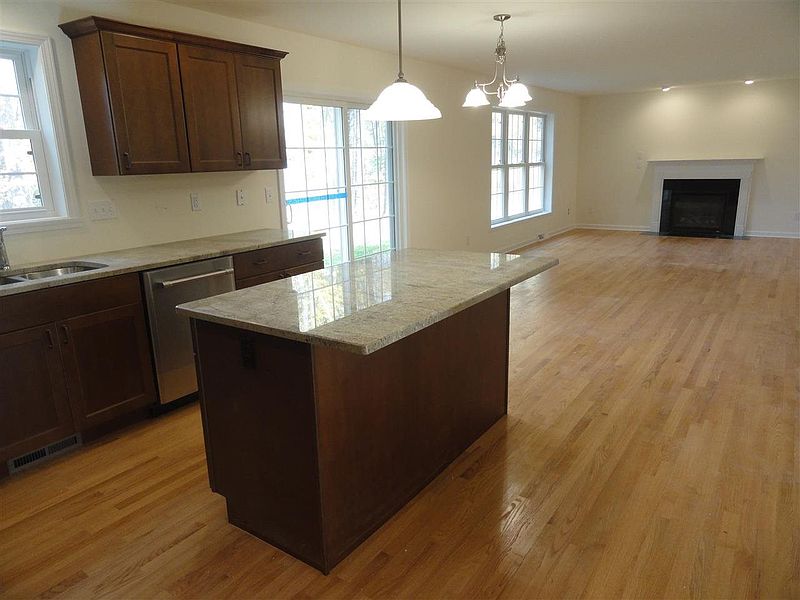 4th image of 6485 VOSBURGH Road
