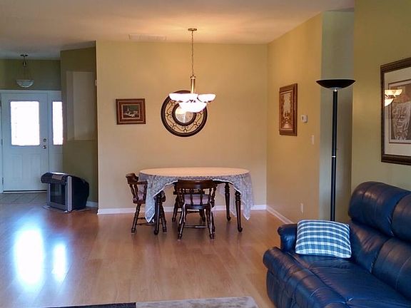 5th image of 1074 Flagstone Dr