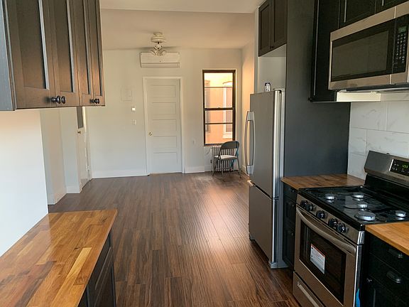 5th image of 1881 Cornelia St APT 3L