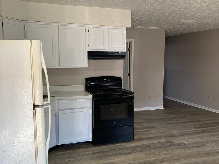 Baker Apartments — Photo 17
