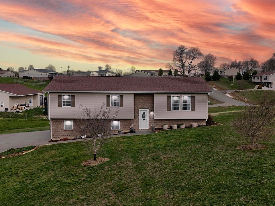 1st image of 170 Hickory Hill Dr