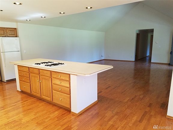 2nd image of 150 SE Cermak Ln