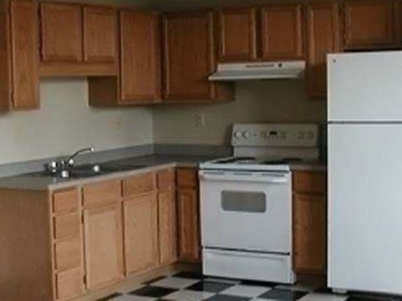 2nd image of 25 E 16th Ave #4e65f4767