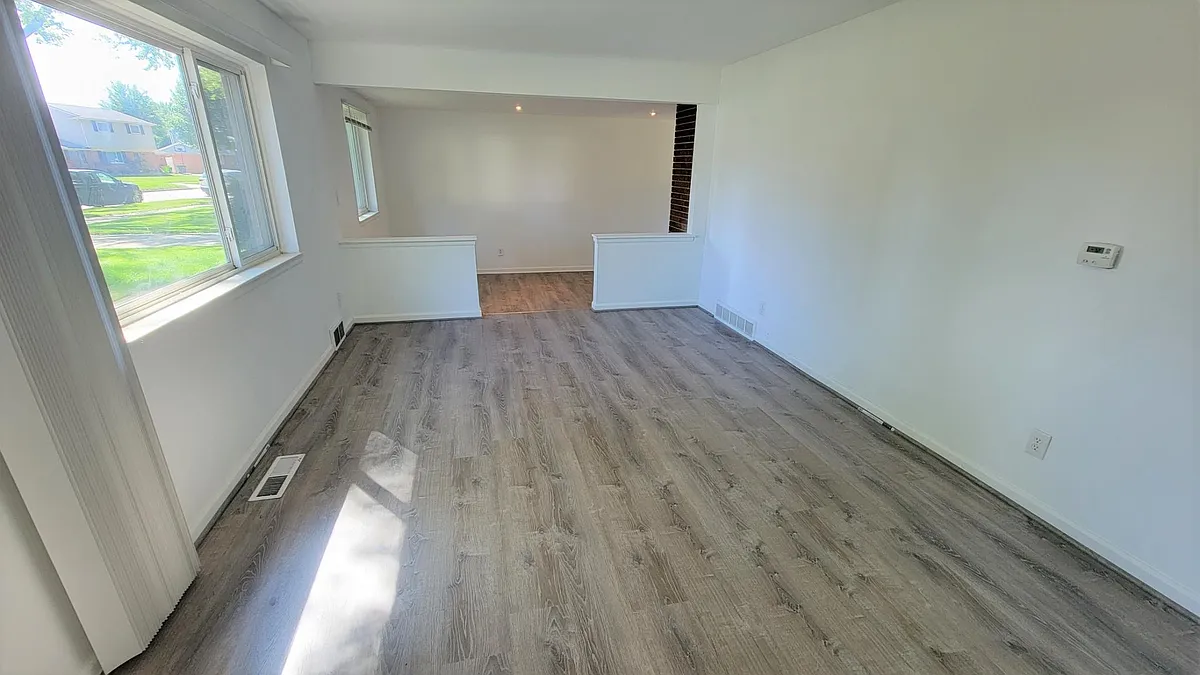 Building Photo - 8753 Lozen Dr
