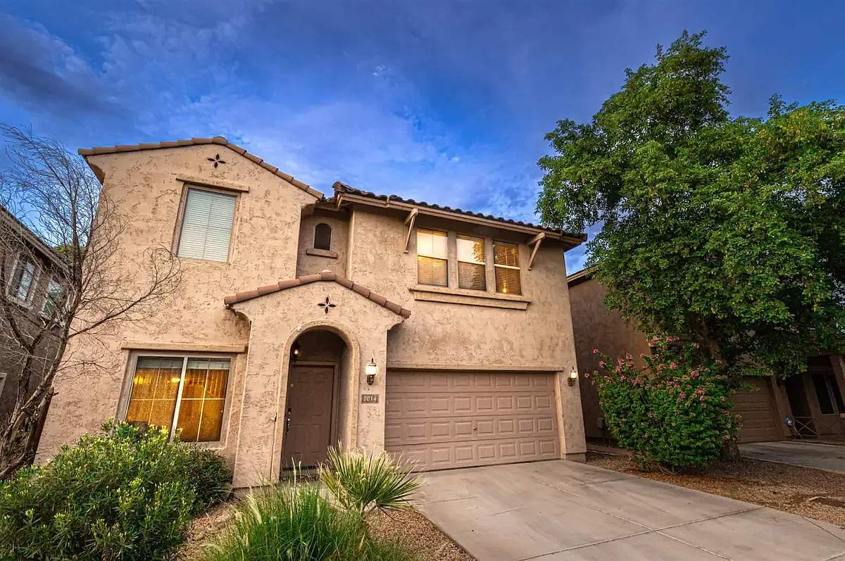 4 bed, 2446 sqft, $2,550 — Photo 1