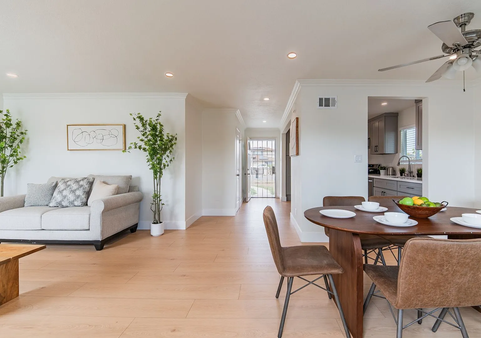Showing Times: to schedule a viewing, please contact us — Photo 4