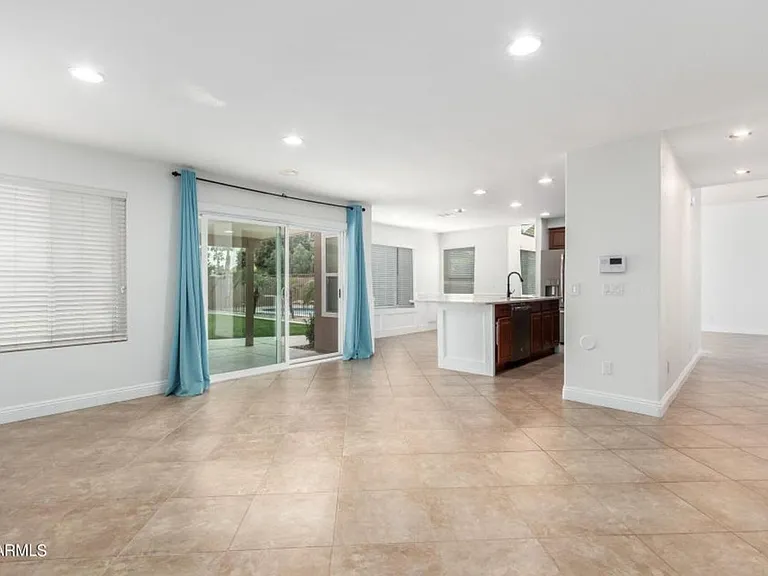 7217 W Crest Ln — Photo 10