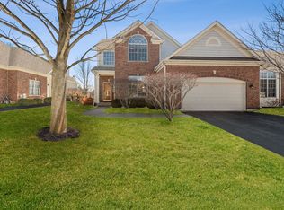 4002 Honeymoon Rdg, Lake In The Hills, IL 60156