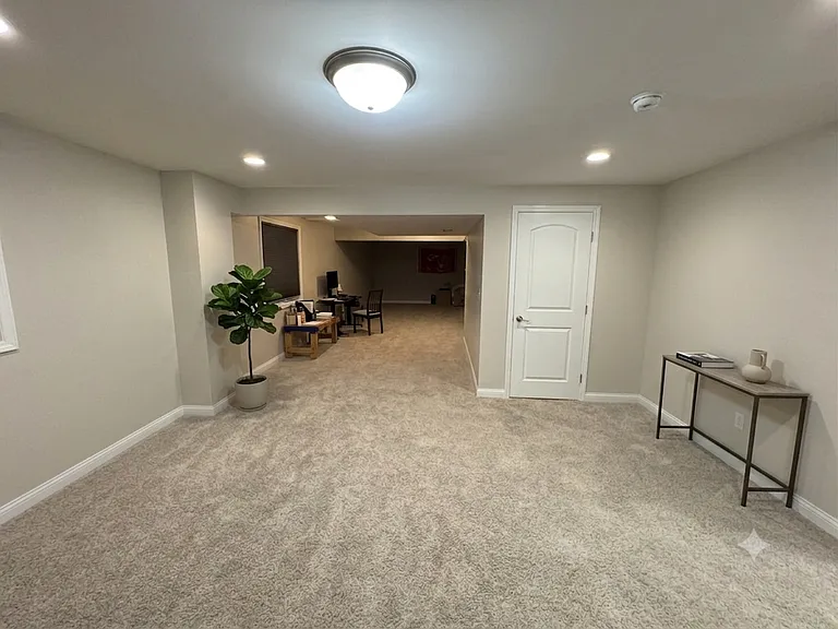 8833 Meadow Grass Ln — Photo 18