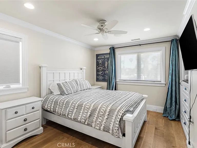 7304 W Oceanfront — Photo 19