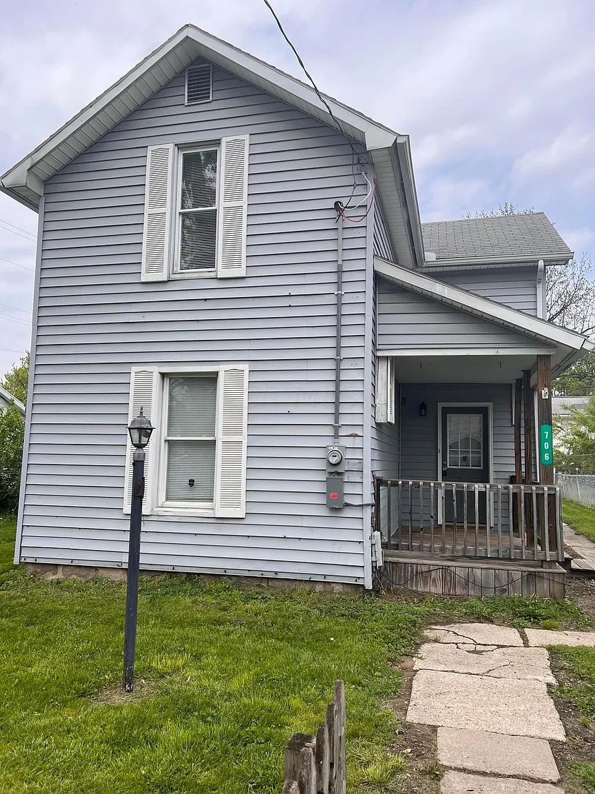 706 Herman St photo 1