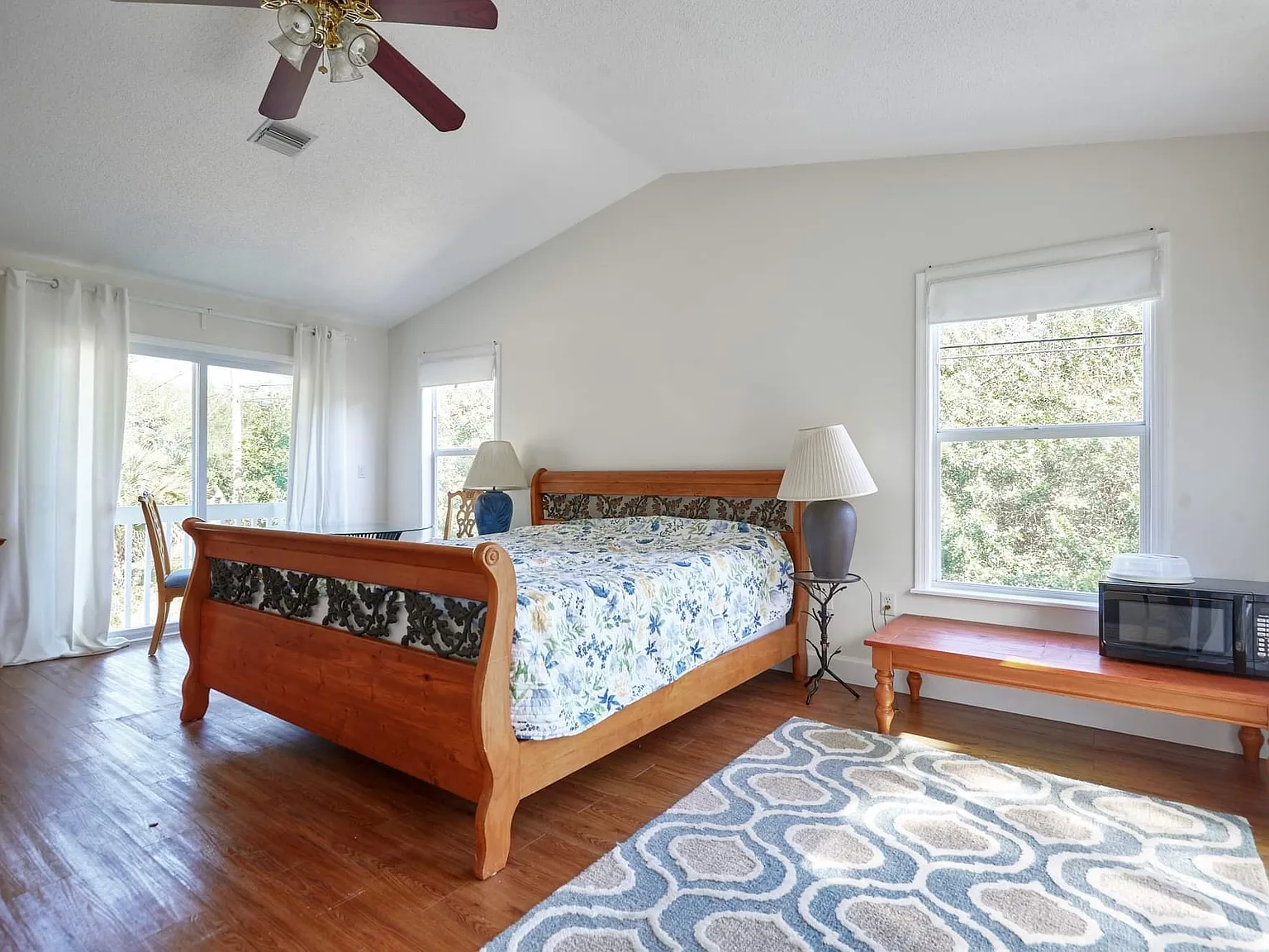 1 bed, 2600 sqft, $1,190 — Photo 4