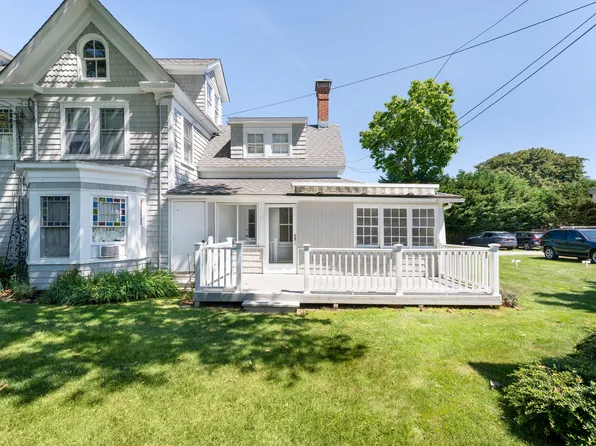 46 Rampasture Rd #3, Hampton Bays, NY 11946