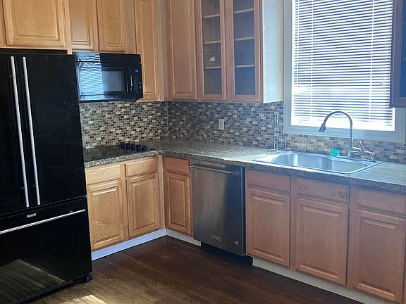 4th image of 242-246 N 2nd Ave #242