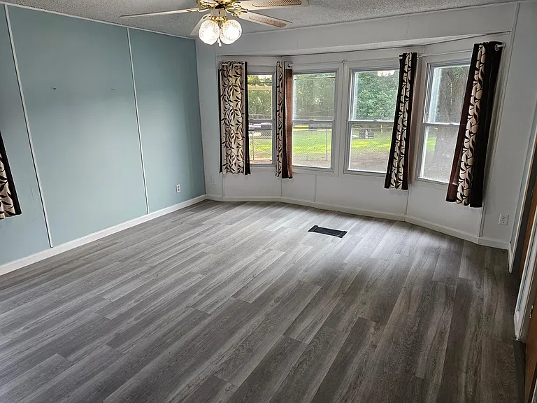 1256 Hawk Ave — Photo 11
