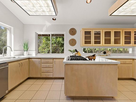 5th image of 1730 Larelyn Ln