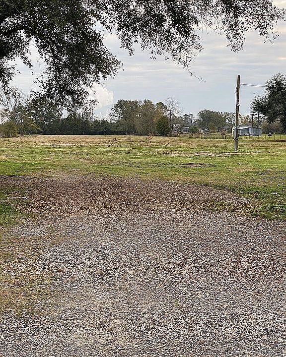 1st image of 4635 Carlyss Dr