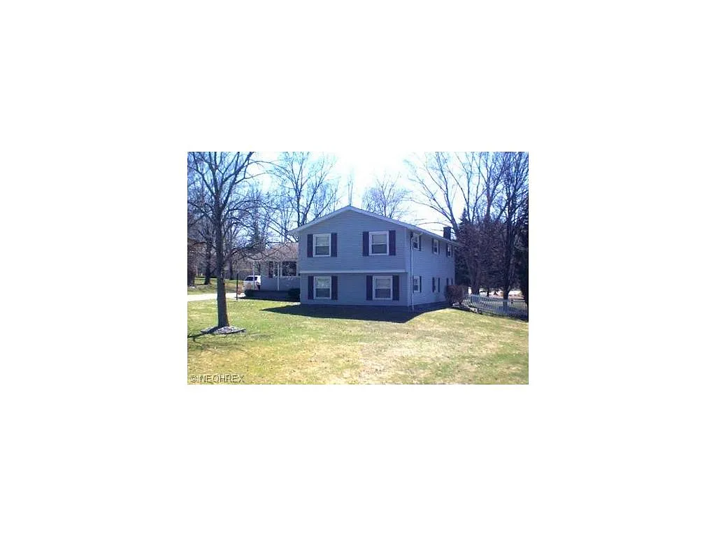 8598 High St NE photo 1