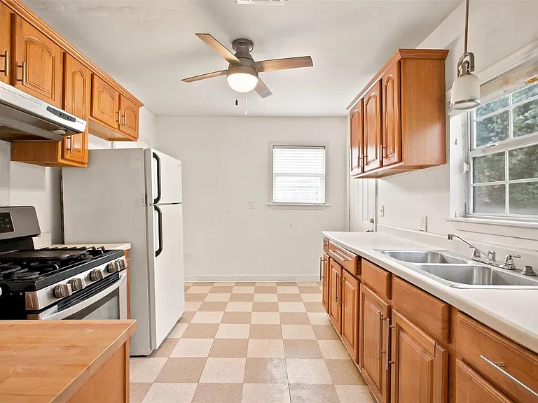 5005 Lyons Ave — Photo 14