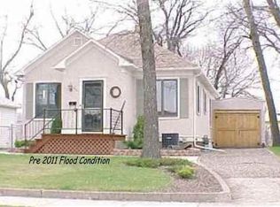 205 4th St NW, Minot, ND 58703