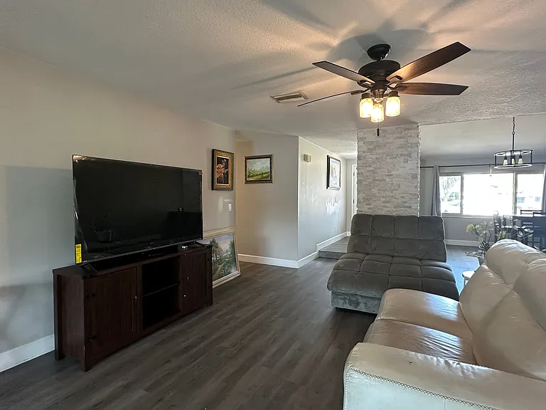 1000 Huntington Ct — Photo 10