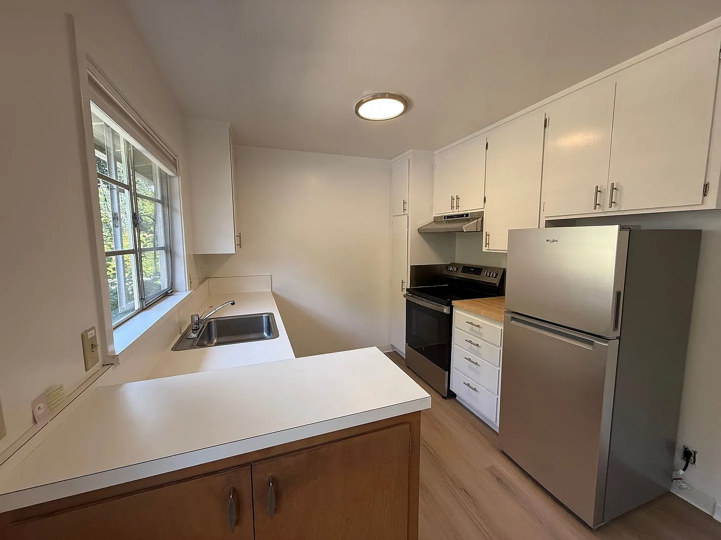 194 Tunstead Ave — Photo 2