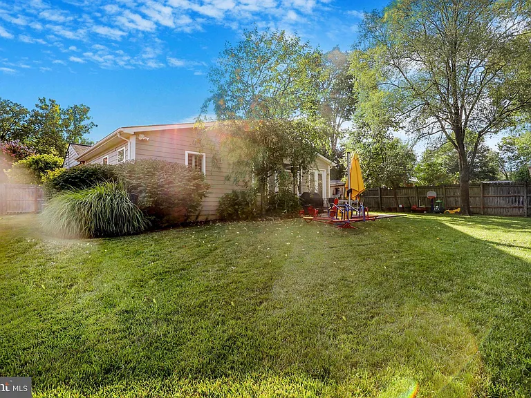 8011 Jackson Rd — Photo 57