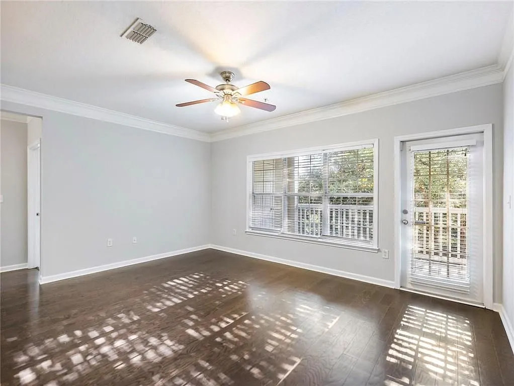 3 bed, 2.0 bath, 1546 sqft, $2,400 — Photo 1