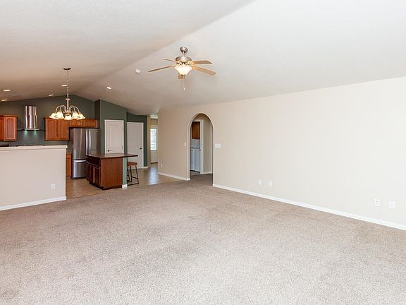 2nd image of 555 Acacia Ave
