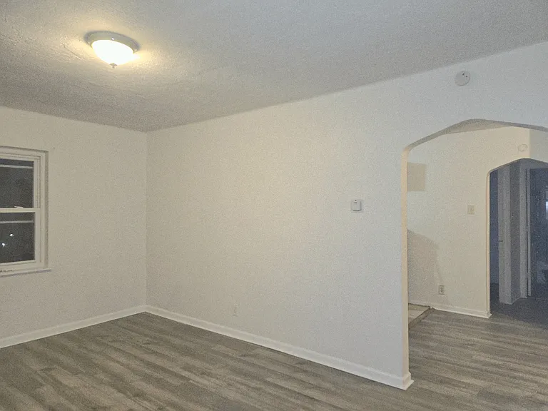 Bracken Woods Ln — Photo 14