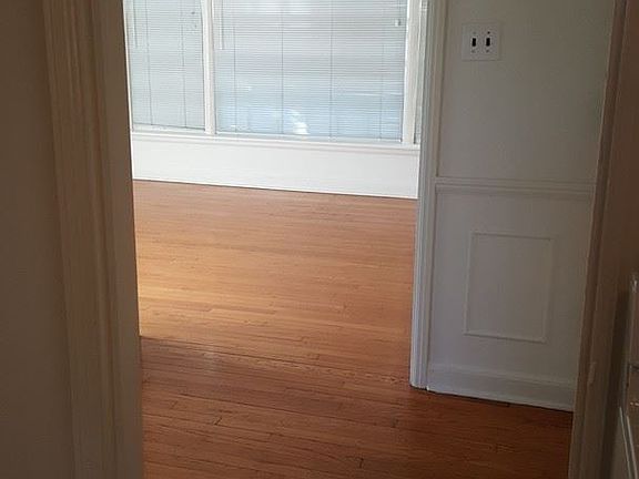 5th image of 1910 E Park Pl APT 2