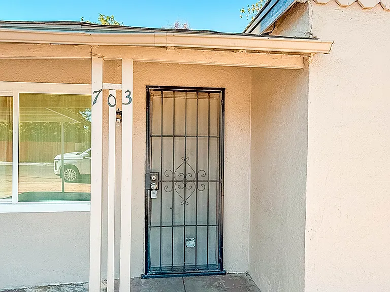703 Woodrow Ave — Photo 2