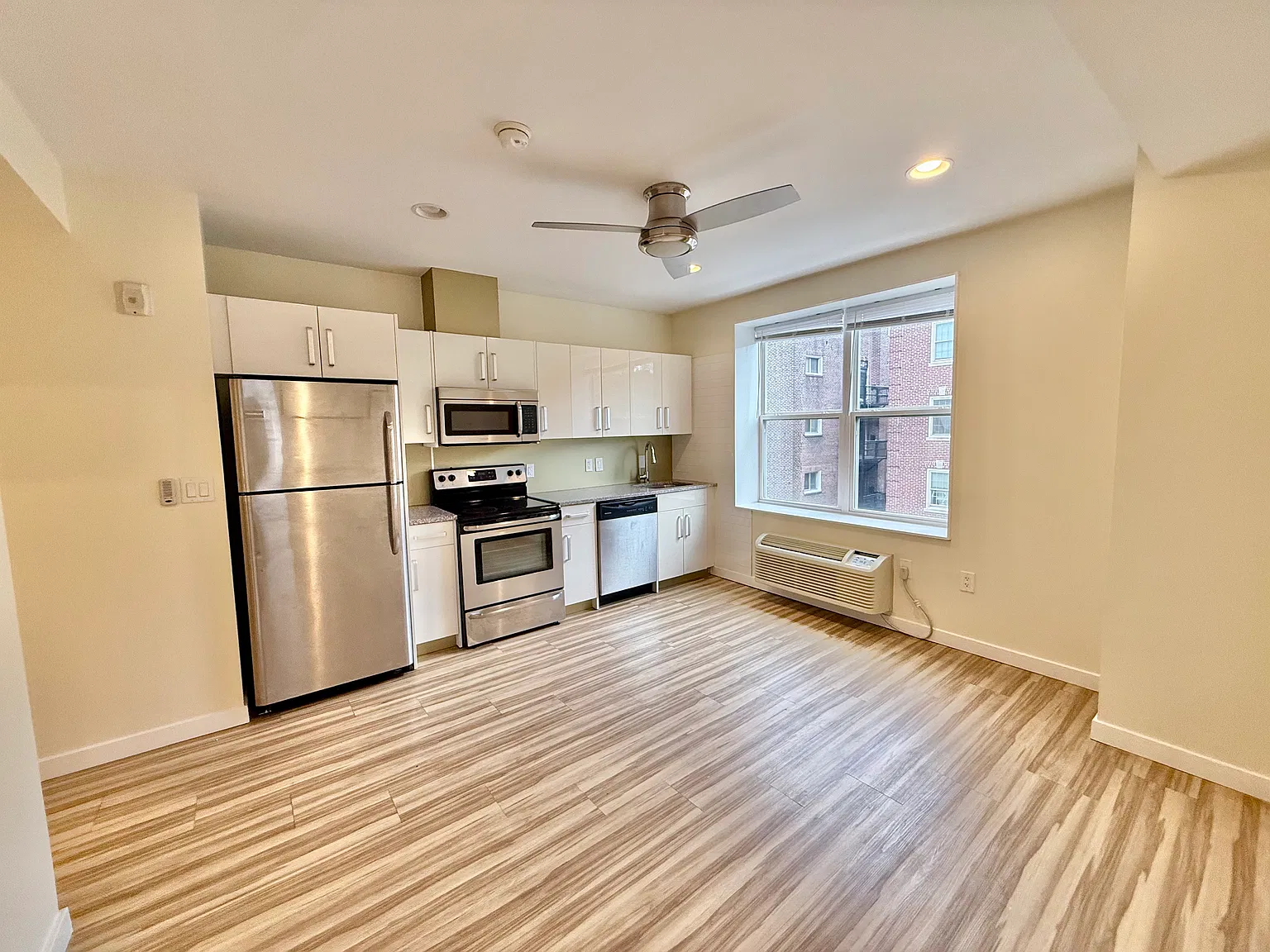 1 bed, 480 sqft, $1,545 — Photo 1