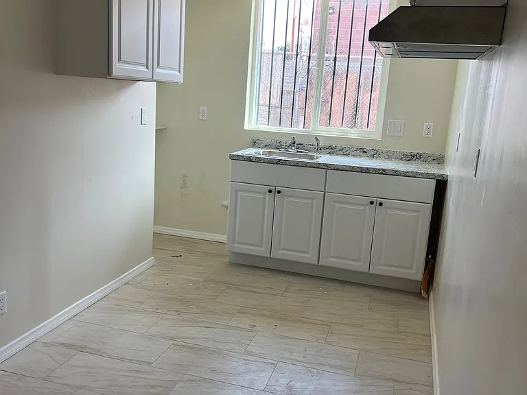 6226 Marbrisa Ave #6226 — Photo 2