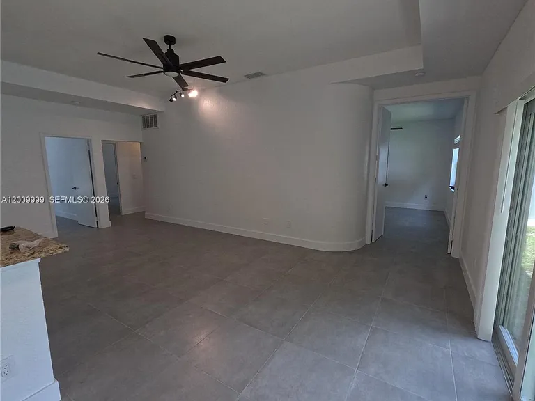 1211 SW 84th Ter — Photo 18
