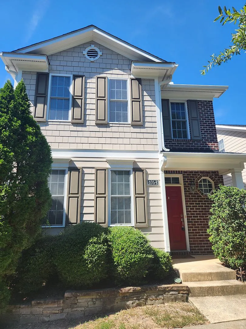 2br/2.5 ba Townhouse - Downtown Carrboro (Partially Furnished) — Photo 1
