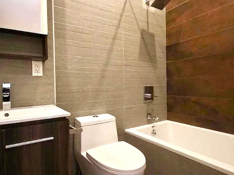490 Kosciuszko St #3R — Photo 9