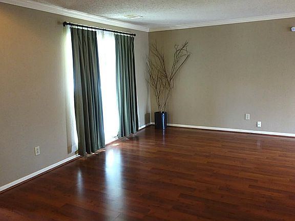 Large entertaining Formal Room