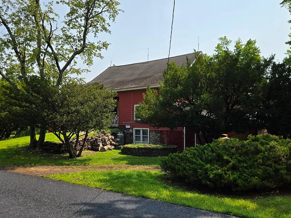 253 E Dark Hollow Rd #1
