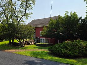 253 E Dark Hollow Rd, Pipersville, PA
