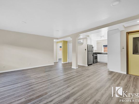 4th image of 1136 Georgia St #B